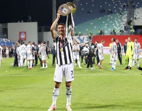 Cristiano with the Coppa Italia Trophy